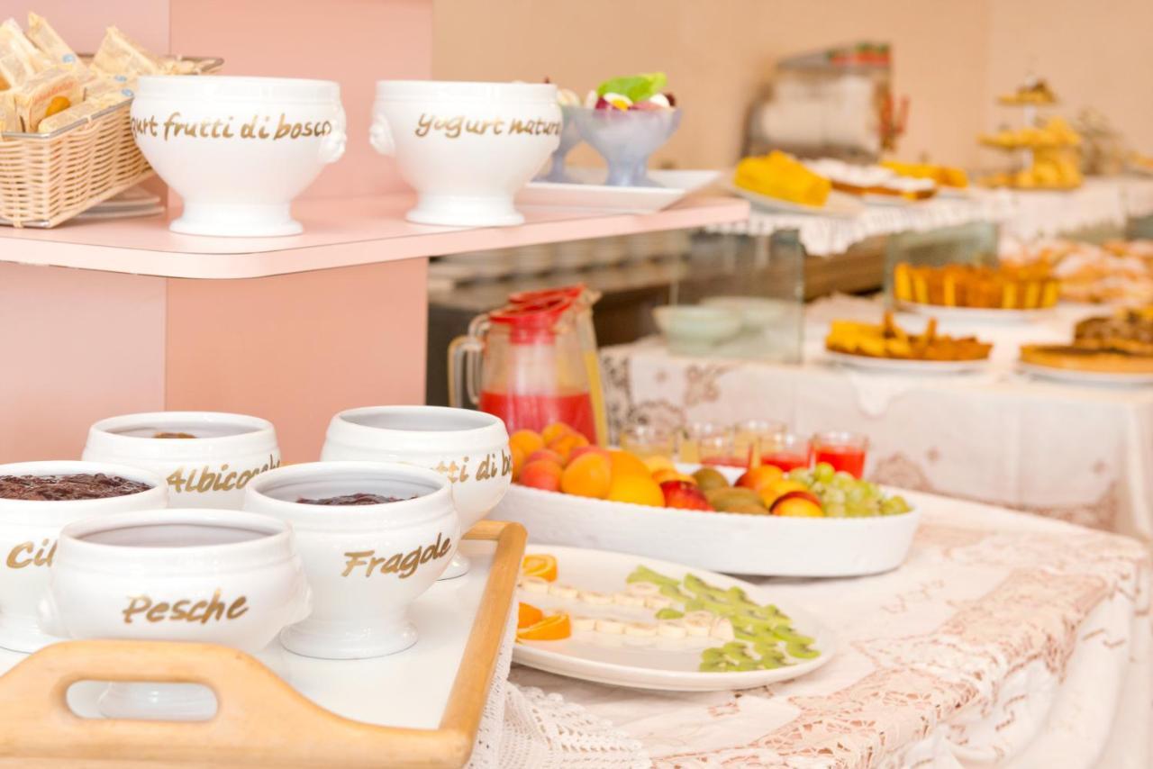 Embassy Hotel 3*