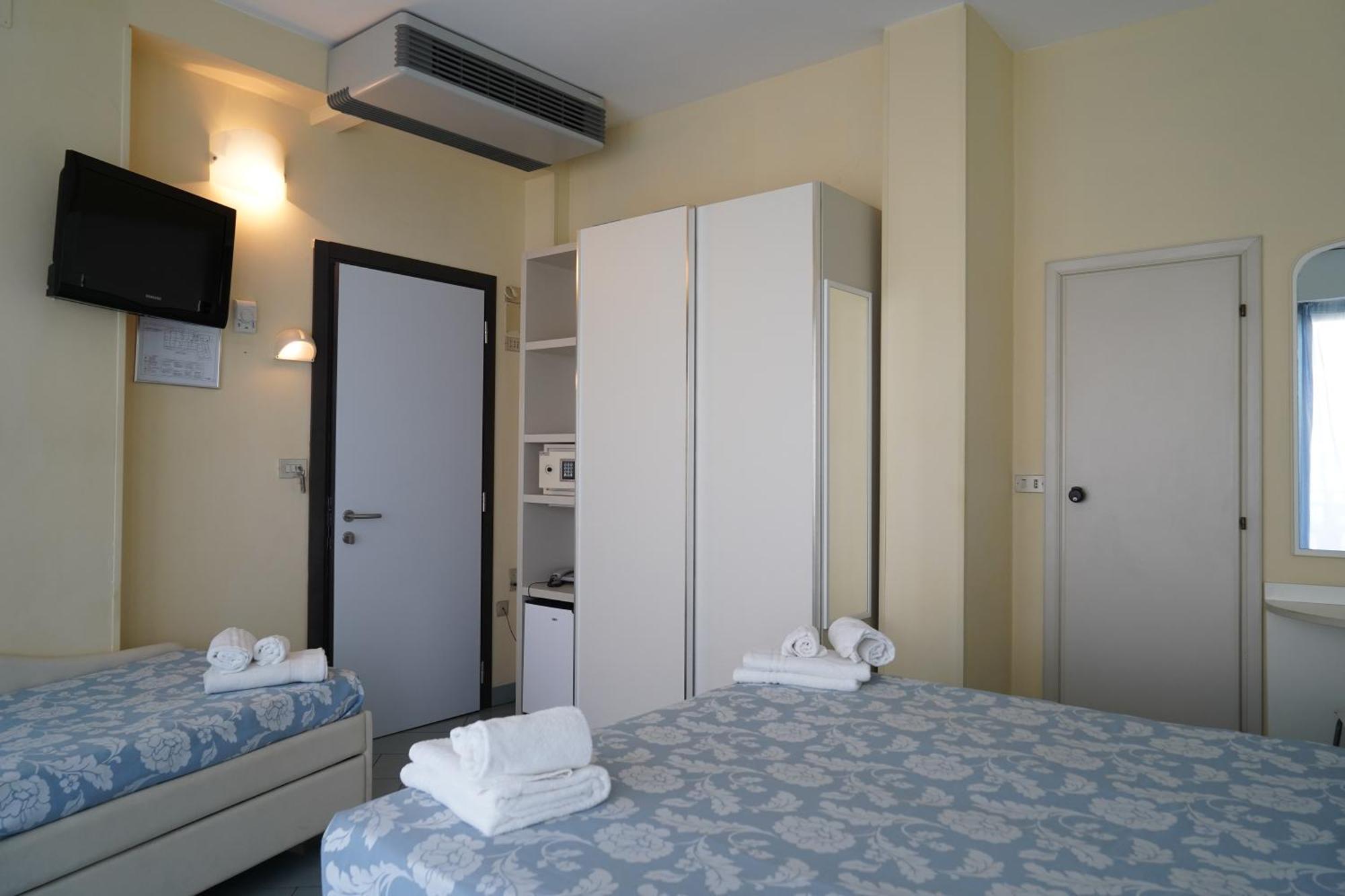 Hotel Embassy Cesenatico